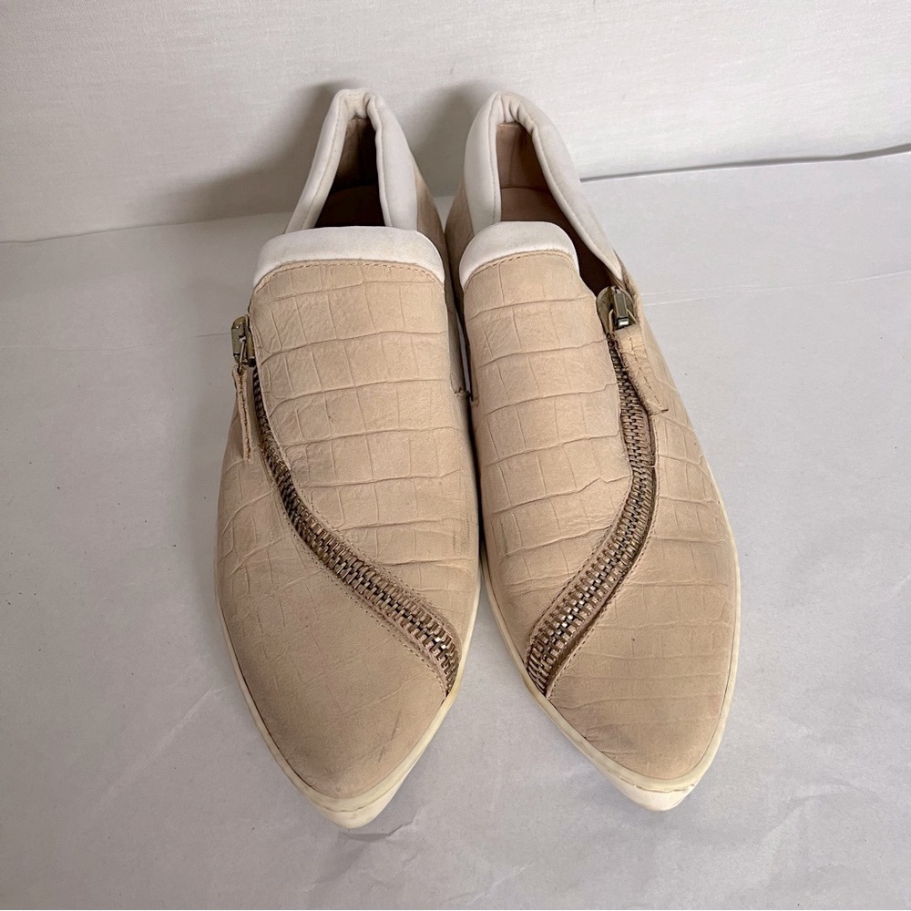 Furla Beige/peachy Zip-Detail Pointed Toe Crocodile Sneakers
